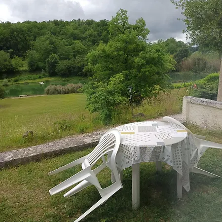 Le Clos Des Romarins Orchidee B&B Belmontet