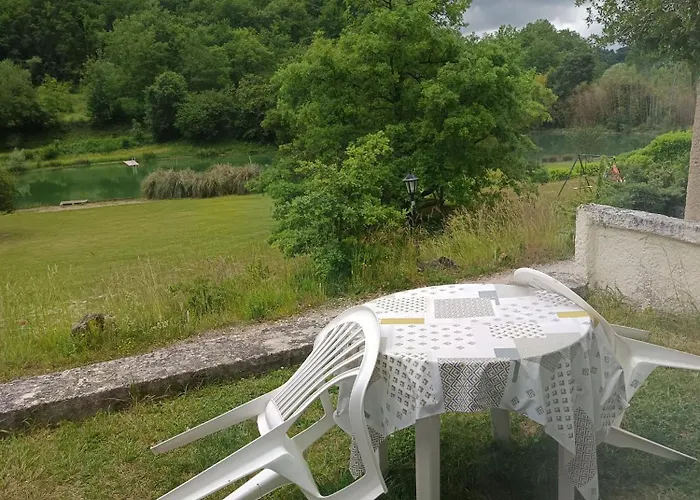 Le Clos Des Romarins Orchidee 住宿加早餐酒店 Belmontet